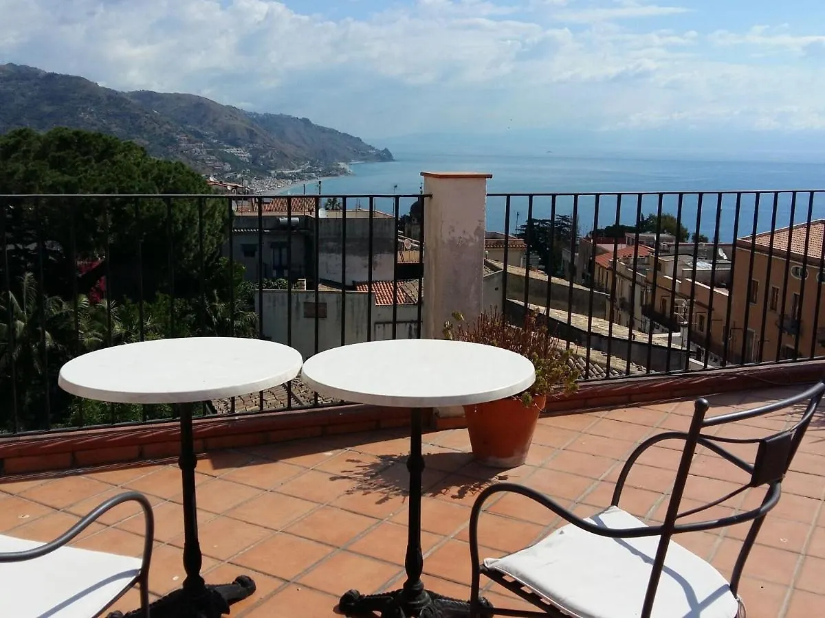 Tranquil Holiday Home In Taormina Near Isola Bella Sea