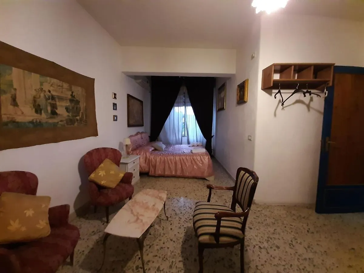 Tranquil Holiday Home In Taormina Near Isola Bella Sea Italia